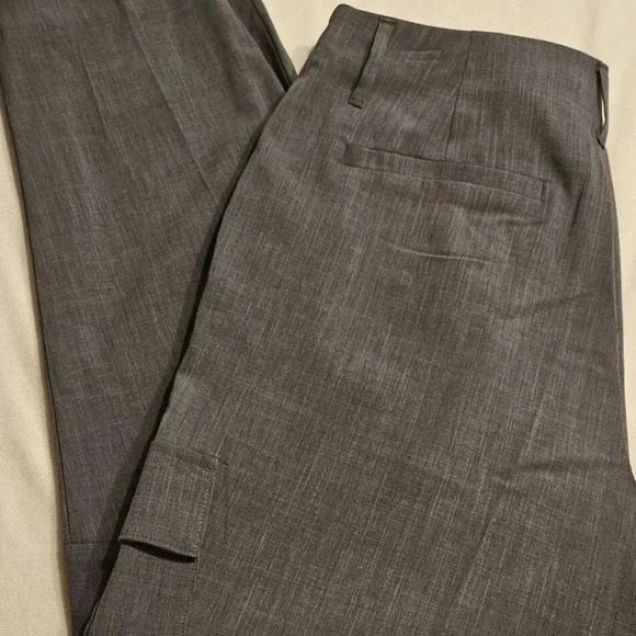 A New Day Womens Cargo Pleated Front Pants Size 10 Grey Front Pockets - Picture 4 of 6